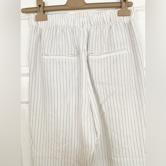 Vince White Pinstripe Pleated Loose Pants - Picture 4 of 7